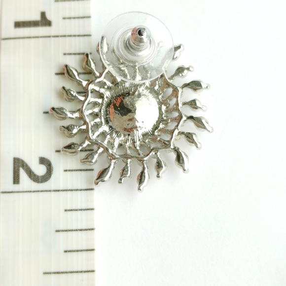New, sunburst earrings in Swarovski Crystal Silver tone - Picture 3 of 4
